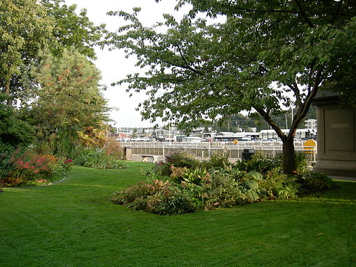 Ballard Chittenden Locks Carl P English Gardens (photo by Joe Mabel)