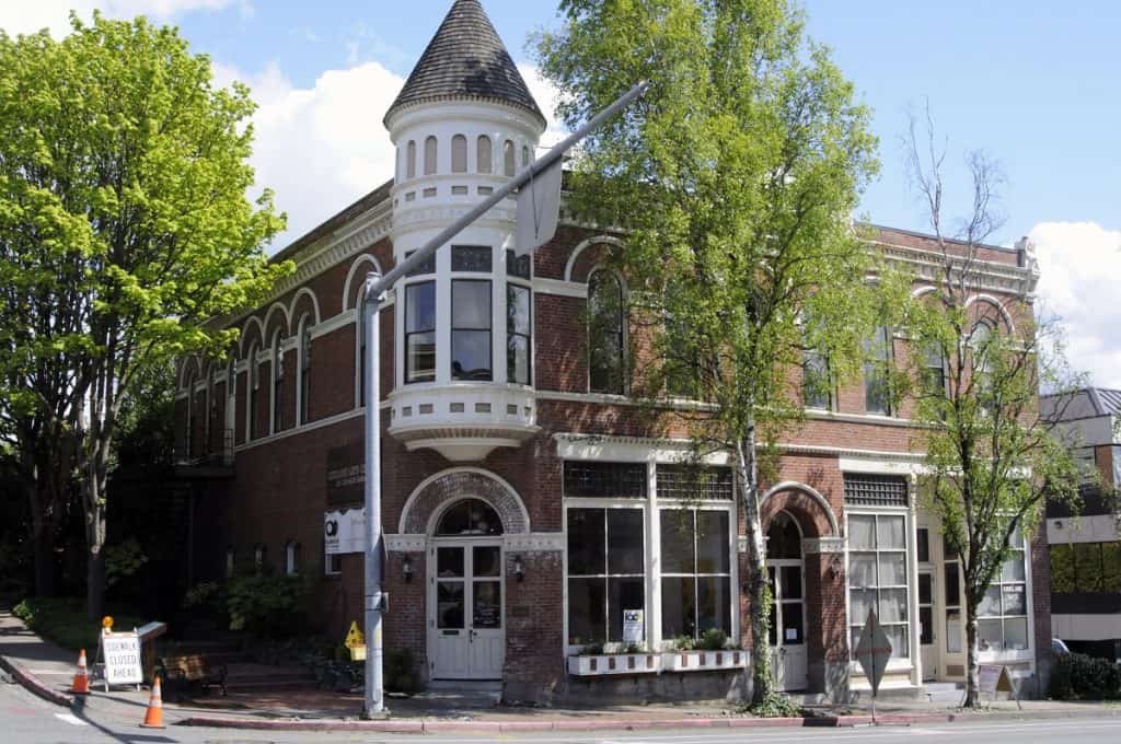 Peter Kirk Building in Kirkland