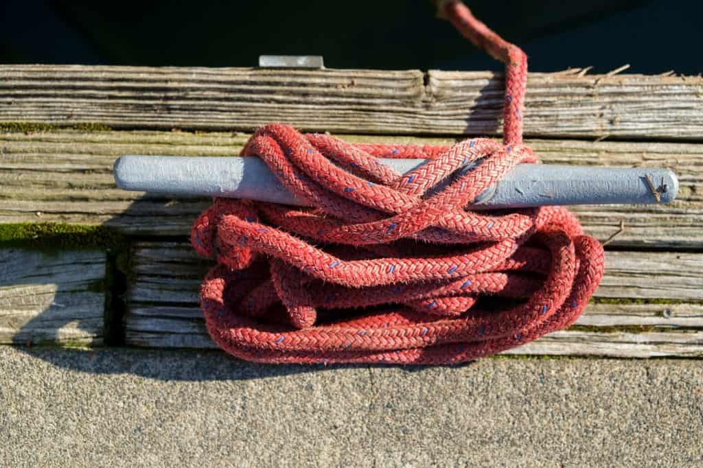 Red boat line and cleat