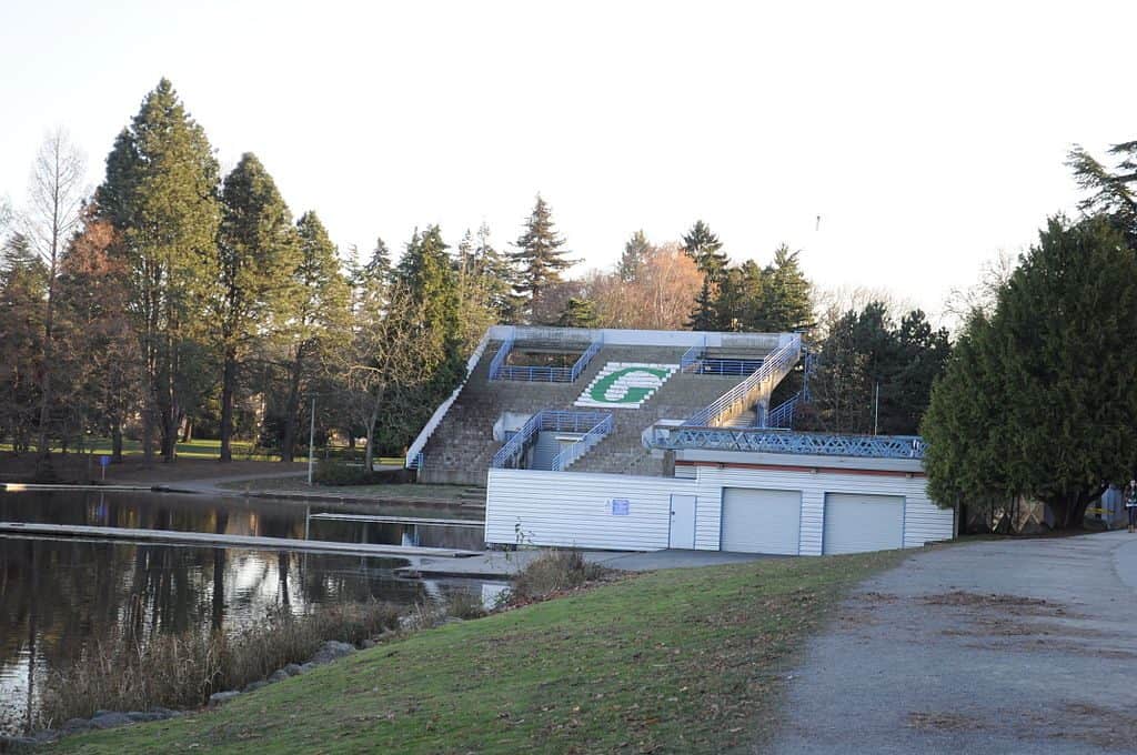 Former Greenlake Aqua Theater in 2009, photo by Joe Mabel (CC3.0)