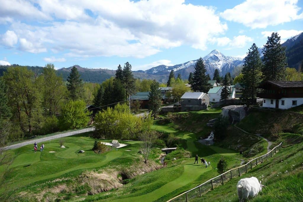 Leavenworth, WA photo by tamara semina (CC3)