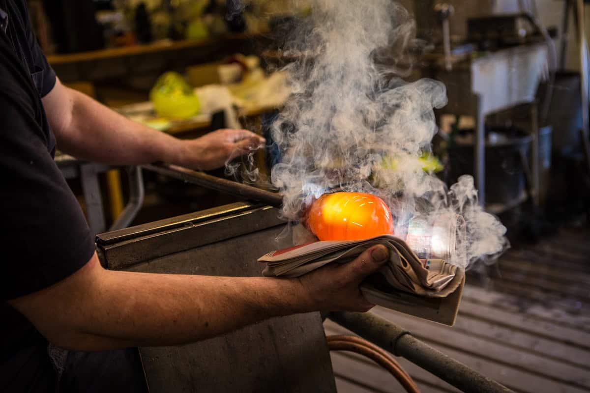 Ultimate guide glass museums, glass blowing studios, classes, and