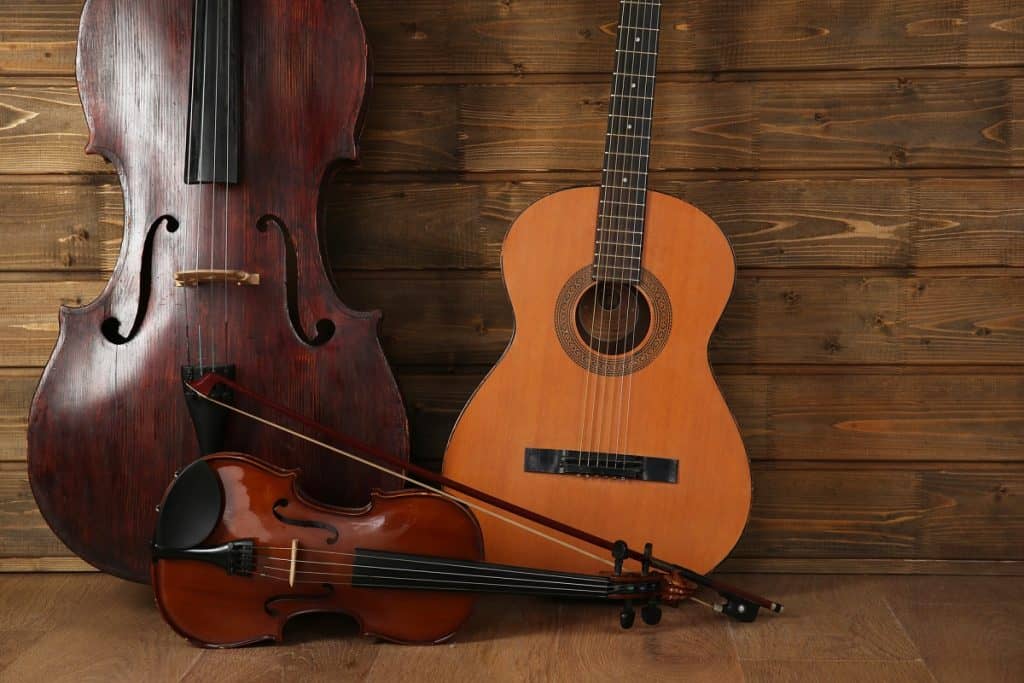 String musical instruments (bass, guitar, fiddle) - DepositPhotos.com