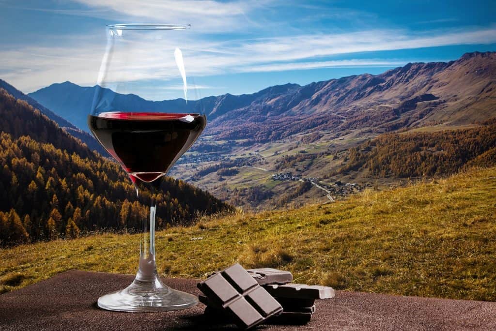 Red wine and chocolate tasting in the countryside - DepositPhotos.com