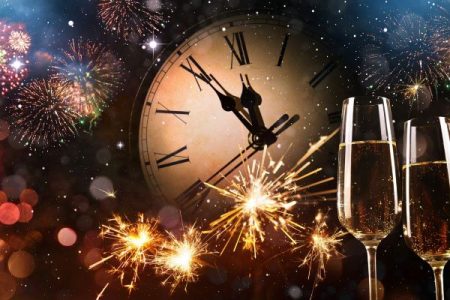 new years eve clock and champagne