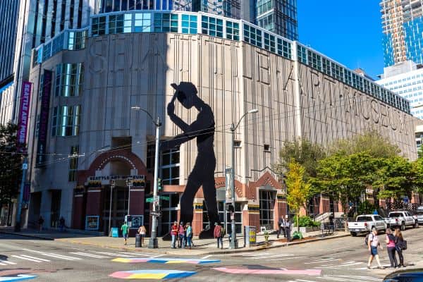 Seattle Art Museum Hammering Man sculpture