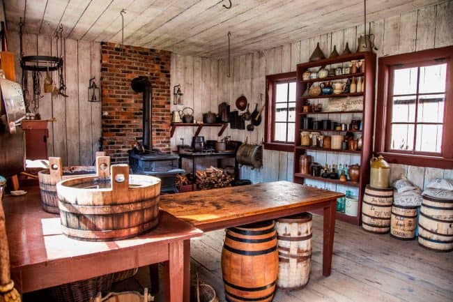 Fort Nisqually interior room